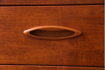 北欧ビンテージ　ペイント家具　レトロな雰囲気が魅力のサイドボード(収納段、ダイニングボード)