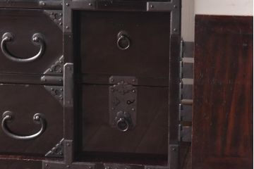 アンティーク家具　和製アンティーク　総桐材　松竹梅・鳥図　職人の技が生きる上手物の庄内小箪笥(小引き出し、引き出し、桐箪笥、桐たんす)