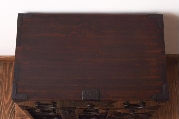 アンティーク家具　和製アンティーク　総桐材　松竹梅・鳥図　職人の技が生きる上手物の庄内小箪笥(小引き出し、引き出し、桐箪笥、桐たんす)