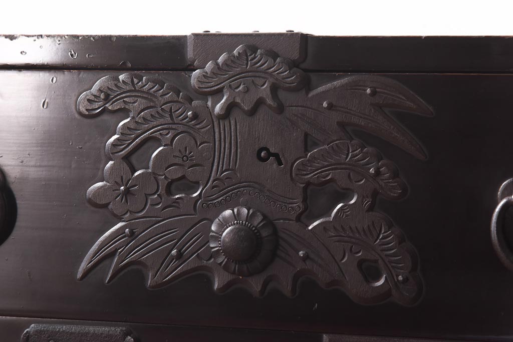 アンティーク家具　和製アンティーク　総桐材　松竹梅・鳥図　職人の技が生きる上手物の庄内小箪笥(小引き出し、引き出し、桐箪笥、桐たんす)