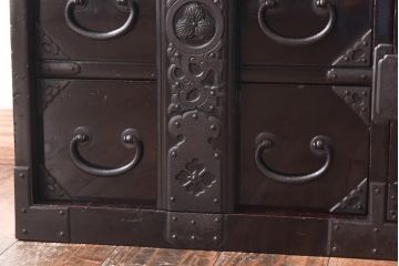 アンティーク家具　和製アンティーク　総桐材　松竹梅・鳥図　職人の技が生きる上手物の庄内小箪笥(小引き出し、引き出し、桐箪笥、桐たんす)