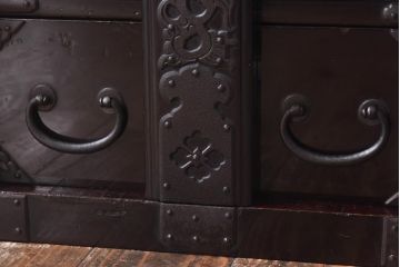 アンティーク家具　和製アンティーク　総桐材　松竹梅・鳥図　職人の技が生きる上手物の庄内小箪笥(小引き出し、引き出し、桐箪笥、桐たんす)