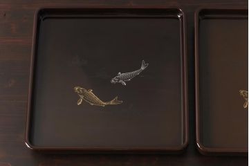 アンティーク雑貨　和製アンティーク　鯉の図　和の雰囲気漂う漆塗りのお膳(お盆、トレー)2枚セット