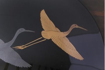 和製アンティーク　金彩・銀彩蒔絵　鶴の図　つやのある質感が上品な木製食籠(菓子器、菓子入れ)