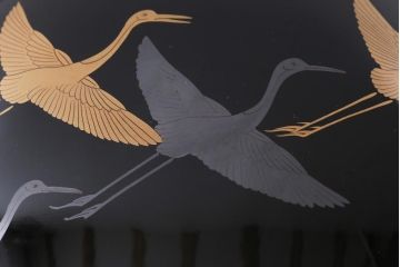 和製アンティーク　金彩・銀彩蒔絵　鶴の図　つやのある質感が上品な木製食籠(菓子器、菓子入れ)