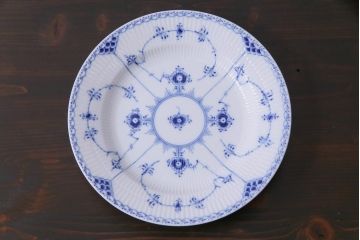中古　ROYAL COPENHAGEN(ロイヤルコペンハーゲン)　ブルーフルーテッド　ハーフレース　プレート2枚セット(皿、洋食器)(定価約4万3千円)