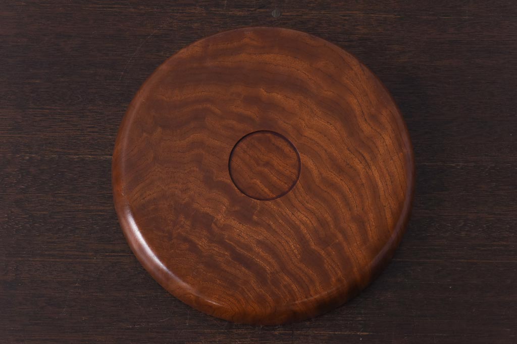 昭和レトロ　ケヤキ材　縮杢が印象的な温もり溢れる丸盆(お盆、トレー)