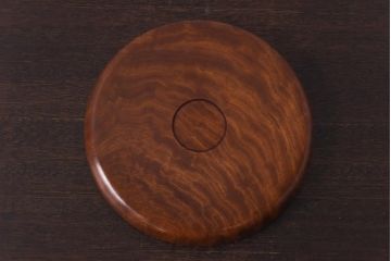 昭和レトロ　ケヤキ材　縮杢が印象的な温もり溢れる丸盆(お盆、トレー)