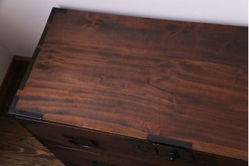 アンティーク家具　和製アンティーク　大正時代　桐材　和の風情あふれる重ね佐渡箪笥(衣装箪笥、チェスト、ローボード、桐箪笥、桐たんす)