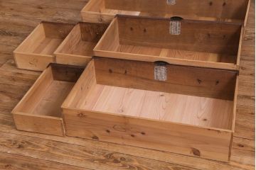 アンティーク家具　和製アンティーク　大正昭和初期　前面栗材　味わいと品格を兼ね備えた重ね米沢箪笥(衣装箪笥、ローボード)