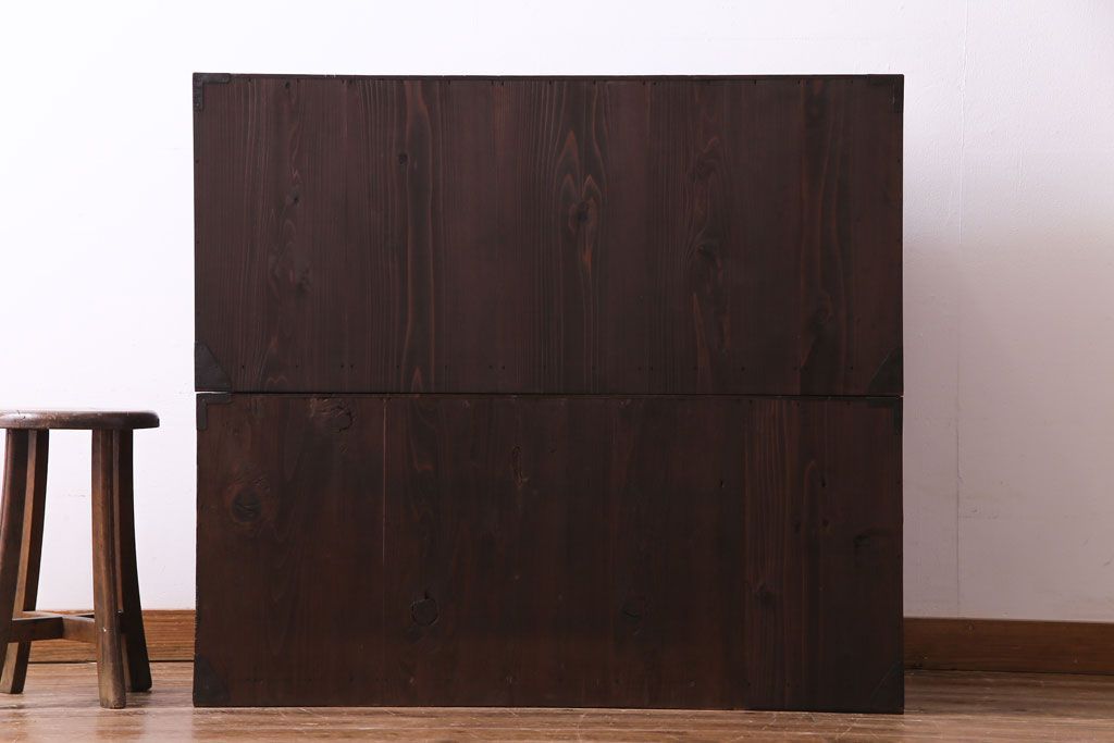 アンティーク家具　和製アンティーク　大正昭和初期　前面栗材　味わいと品格を兼ね備えた重ね米沢箪笥(衣装箪笥、ローボード)