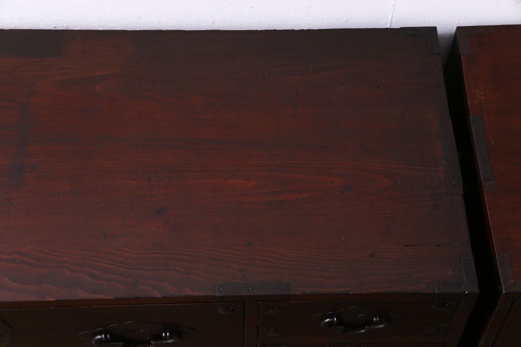 アンティーク家具　和製アンティーク　大正昭和初期　前面栗材　味わいと品格を兼ね備えた重ね米沢箪笥(衣装箪笥、ローボード)