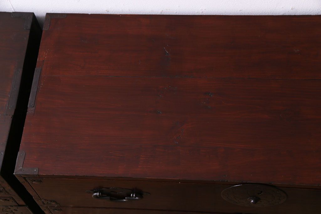 アンティーク家具　和製アンティーク　大正昭和初期　前面栗材　味わいと品格を兼ね備えた重ね米沢箪笥(衣装箪笥、ローボード)