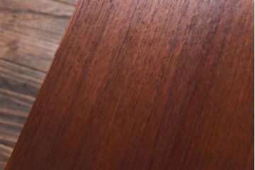 ビンテージ家具　北欧ヴィンテージ　シンプルなフレームと四角い天板が魅力のサイドテーブル(コーヒーテーブル、飾り台)