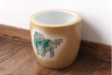 アンティーク雑貨　ノリタケ(日陶・則武)　唐獅子の図が目を引く火鉢(手あぶり、鉢カバー)