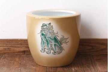 アンティーク雑貨　ノリタケ(日陶・則武)　唐獅子の図が目を引く火鉢(手あぶり、鉢カバー)