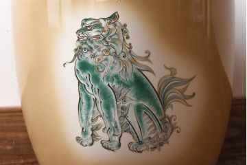 アンティーク雑貨　ノリタケ(日陶・則武)　唐獅子の図が目を引く火鉢(手あぶり、鉢カバー)