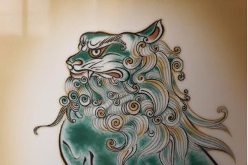 アンティーク雑貨　ノリタケ(日陶・則武)　唐獅子の図が目を引く火鉢(手あぶり、鉢カバー)