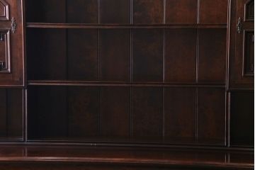 中古　松本民芸家具　凝った意匠が目を引くA型皿棚(キッチンボード、飾り棚)(定価約116万円)