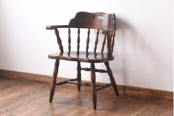 【Y様ご成約分】中古美品 飛騨産業・キツツキマーク　穂高シリーズ　キャプテンチェア(アームチェア、ダイニングチェア)です。