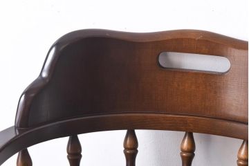 【Y様ご成約分】中古美品 飛騨産業・キツツキマーク　穂高シリーズ　キャプテンチェア(アームチェア、ダイニングチェア)です。