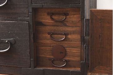 アンティーク家具　和製アンティーク　天板リメイク　総桐材　味わい深い風合いのタンスローボード(リビングボード、引き出し)