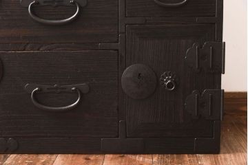 アンティーク家具　和製アンティーク　天板リメイク　総桐材　味わい深い風合いのタンスローボード(リビングボード、引き出し)