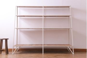 ラフジュオリジナル　チーク無垢材　アンティーク風の白いペイントがお洒落な台形アイアンラック(飾り棚、陳列棚)