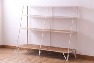 ラフジュオリジナル　チーク無垢材　アンティーク風の白いペイントがお洒落な台形アイアンラック(飾り棚、陳列棚)
