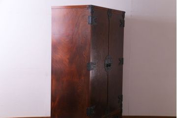 中古　伝統民芸家具　岩谷堂箪笥　存在感を放つ上質なワードローブ(洋服タンス、洋服箪笥)