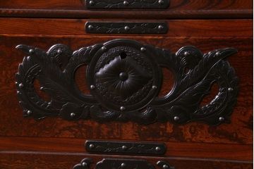 中古　伝統民芸家具　岩谷堂箪笥　存在感を放つ上質なワードローブ(洋服タンス、洋服箪笥)