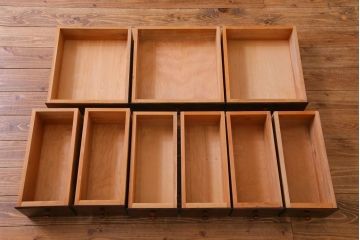 中古　松本民芸家具　シックな雰囲気が魅力的なC型食器棚(飾り棚、収納棚、キャビネット)(定価約66万円)(1)