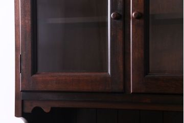 中古　松本民芸家具　シックな雰囲気が魅力的なC型食器棚(飾り棚、収納棚、キャビネット)(定価約66万円)(1)