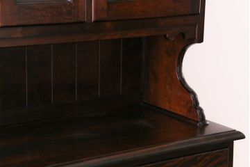 中古　松本民芸家具　シックな雰囲気が魅力的なC型食器棚(飾り棚、収納棚、キャビネット)(定価約66万円)(1)