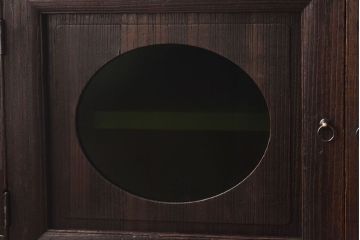 アンティーク家具　和製アンティーク　丸窓　当時物色ガラスがおしゃれな箪笥ローボード(リビングボード、収納棚、戸棚)