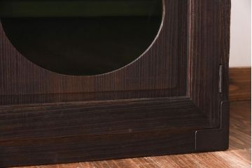 アンティーク家具　和製アンティーク　丸窓　当時物色ガラスがおしゃれな箪笥ローボード(リビングボード、収納棚、戸棚)