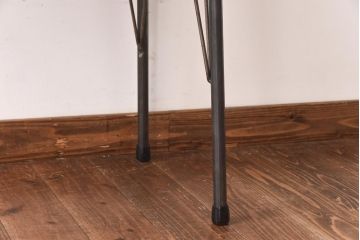 レトロ家具　ラフジュ工房オリジナル　ヒノキ材天板　レトロな風合いの鉄脚テーブル(サイドテーブル、コーヒーテーブル)