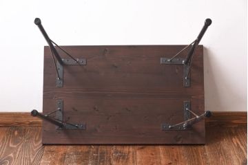 レトロ家具　ラフジュ工房オリジナル　ヒノキ材天板　レトロな風合いの鉄脚テーブル(サイドテーブル、コーヒーテーブル)