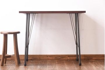 レトロ家具　ラフジュ工房オリジナル　ヒノキ材天板　レトロな風合いの鉄脚テーブル(サイドテーブル、コーヒーテーブル)