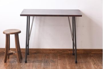レトロ家具　ラフジュ工房オリジナル　ヒノキ材天板　レトロな風合いの鉄脚テーブル(サイドテーブル、コーヒーテーブル)