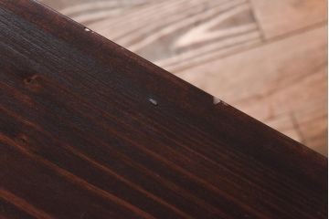 リメイク　ヒノキ材天板　古い鉄脚を合わせた小振りのテーブル(サイドテーブル、作業台、鉄脚テーブル)(1)