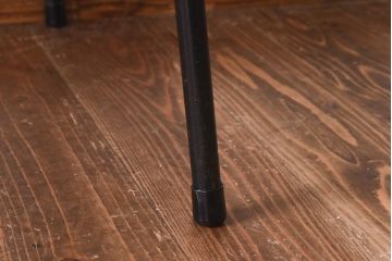 リメイク　ヒノキ材天板　古い鉄脚を合わせた小振りのテーブル(サイドテーブル、作業台、鉄脚テーブル)(1)