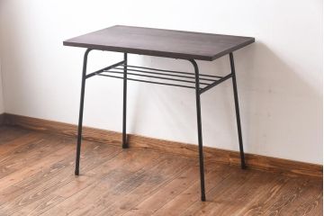 リメイク　ヒノキ材天板　古い鉄脚を合わせた小振りのテーブル(サイドテーブル、作業台、鉄脚テーブル)(1)
