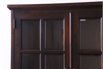 中古　北海道民芸家具　HM160K　落ち着いた色合いが上品な食器棚(本箱、収納棚)(定価約45万)