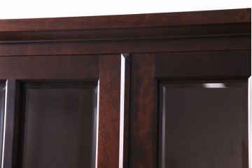 中古　北海道民芸家具　HM160K　落ち着いた色合いが上品な食器棚(本箱、収納棚)(定価約45万)