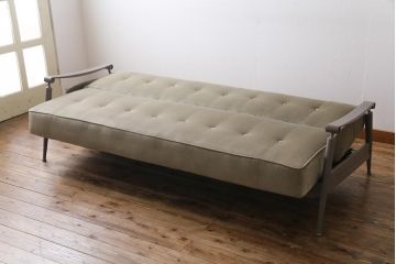ビンテージ家具　北欧ビンテージ　リペイント　落ち着いた色合いのソファベッド