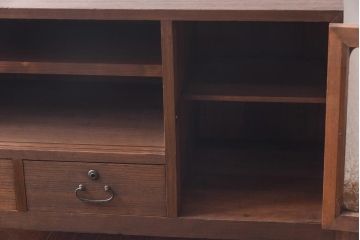 レトロ家具　昭和レトロ　桐材　鉄脚付き　結霜ガラスが品の良いタンスローボード(収納棚、リビングボード)