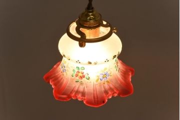 ヨーロッパビンテージ　手描きの花柄が上品なガラスシェード(ペンダントライト、天井照明)