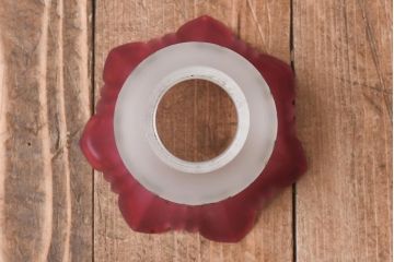 ヨーロッパビンテージ　手描きの花柄が上品なガラスシェード(ペンダントライト、天井照明)