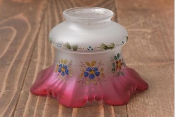 ヨーロッパビンテージ　手描きの花柄が上品なガラスシェード(ペンダントライト、天井照明)